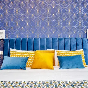  Apartment Art Deco' - Sleepwithme - Free Parking - Free Breakfast - Very Friendly Staff
